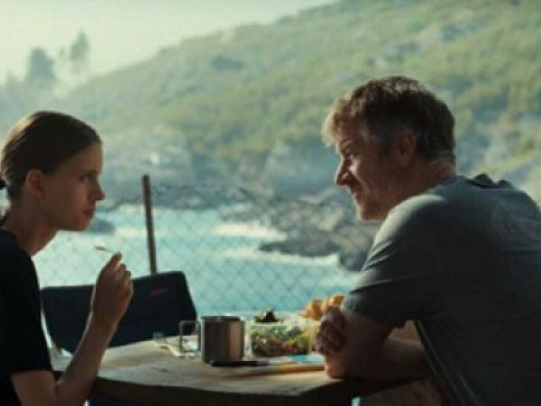 Projekcija filma Nehvaležna bitja s prilagoditvami za gluhe in naglušne