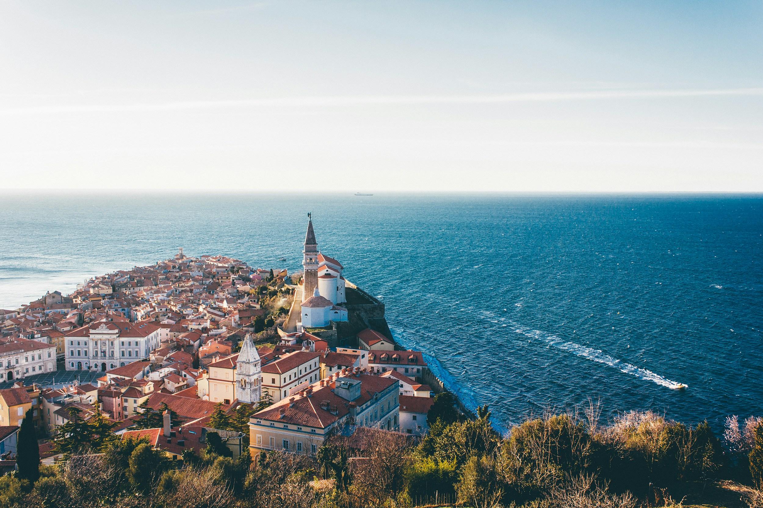mikita-karasiou-ev8o2gcdJK0-unsplash